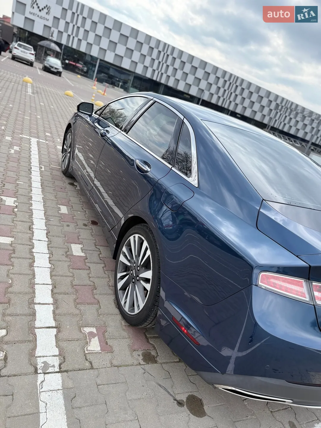 2017 Lincoln MKZ - мініатюра 9