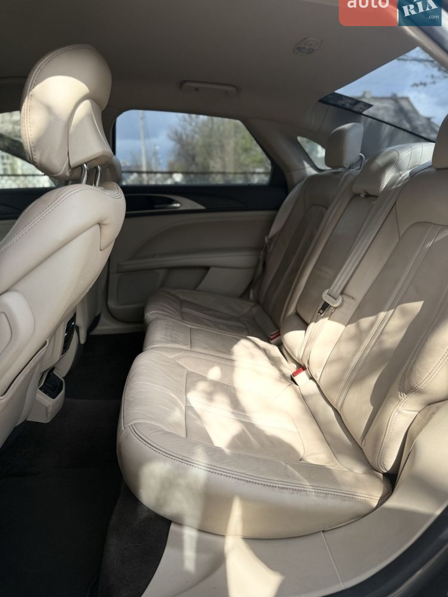 2016 Lincoln MKZ - мініатюра 11