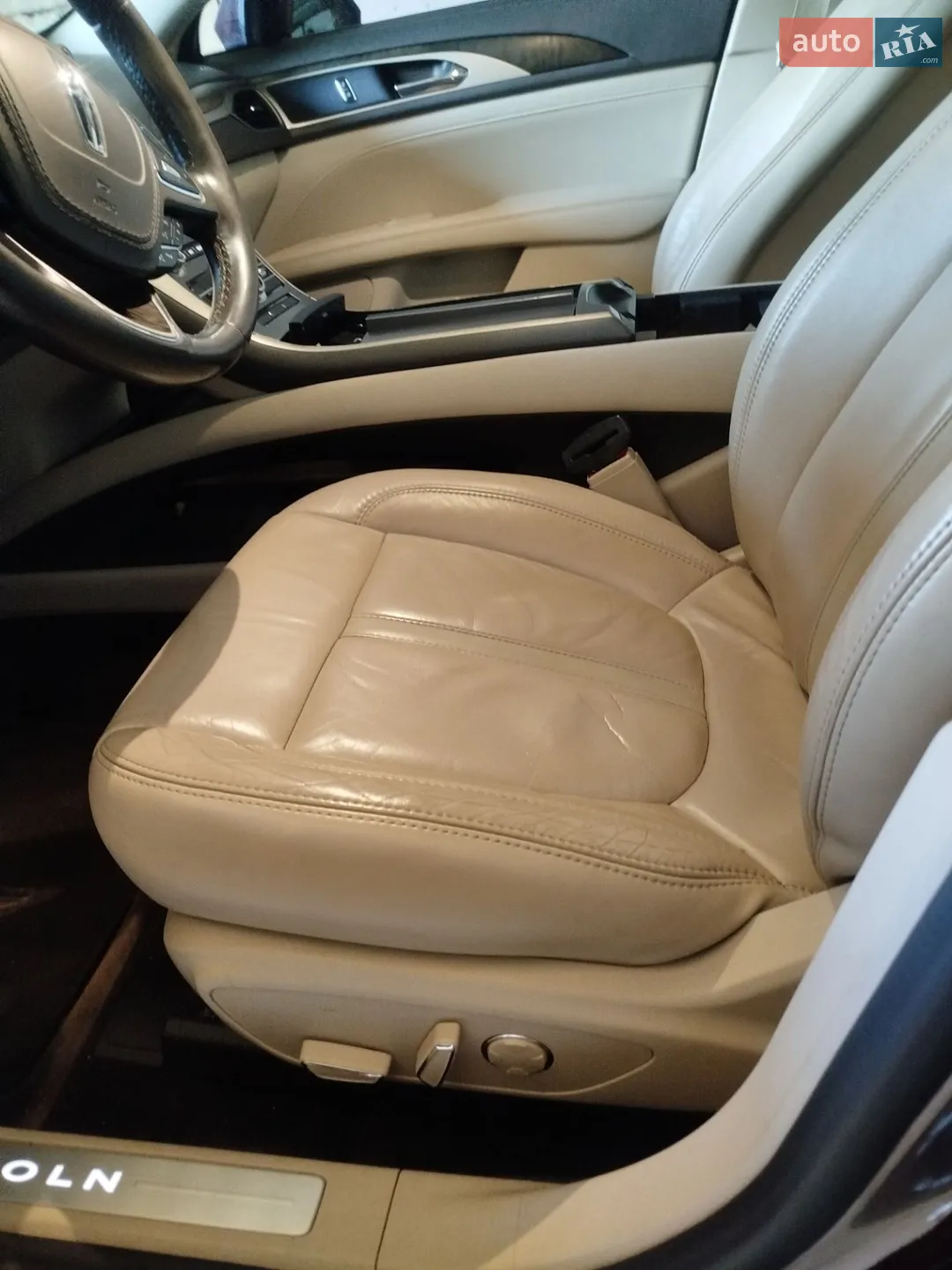 2016 Lincoln MKZ - мініатюра 11