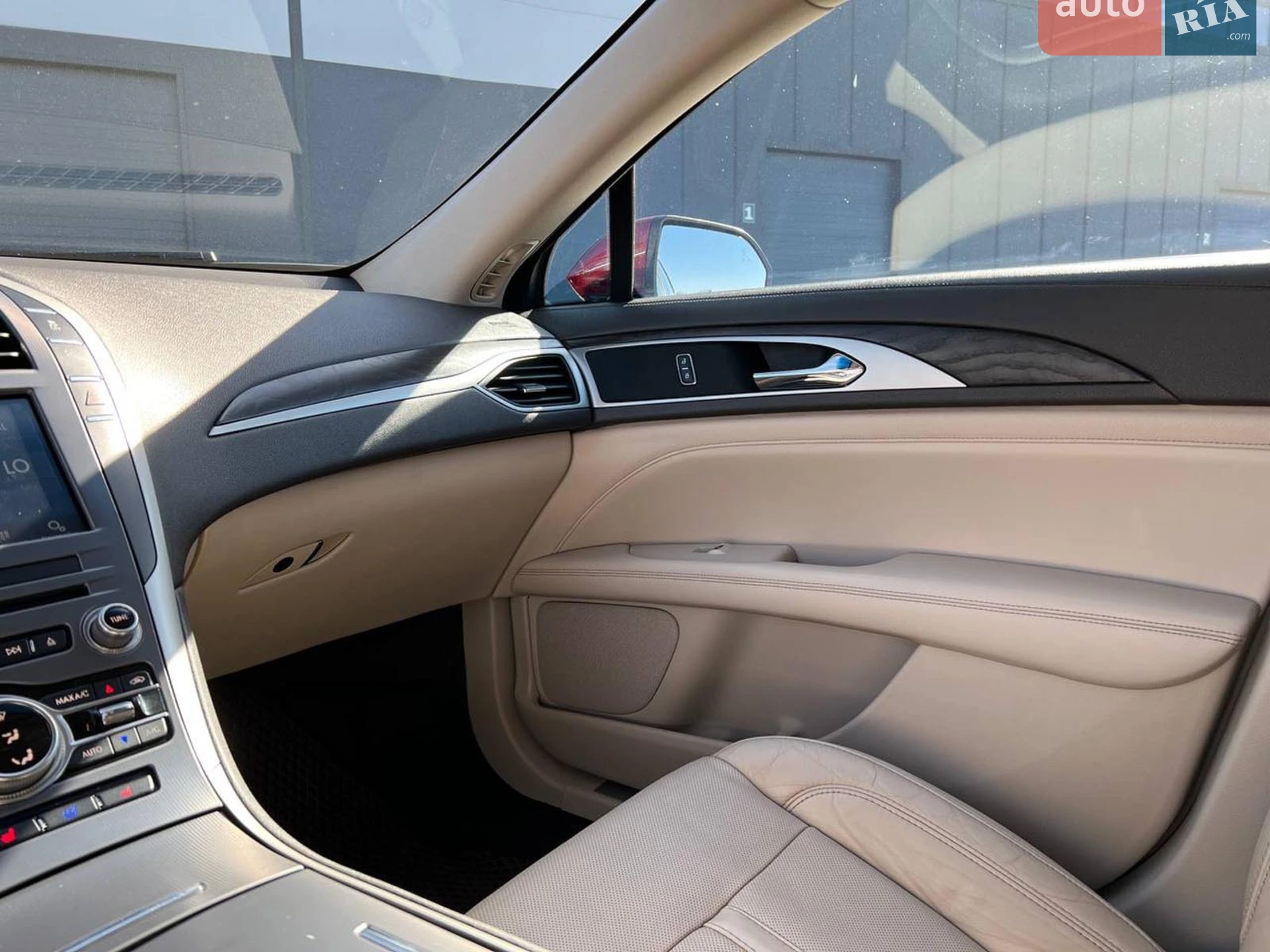 2017 Lincoln MKZ - мініатюра 34