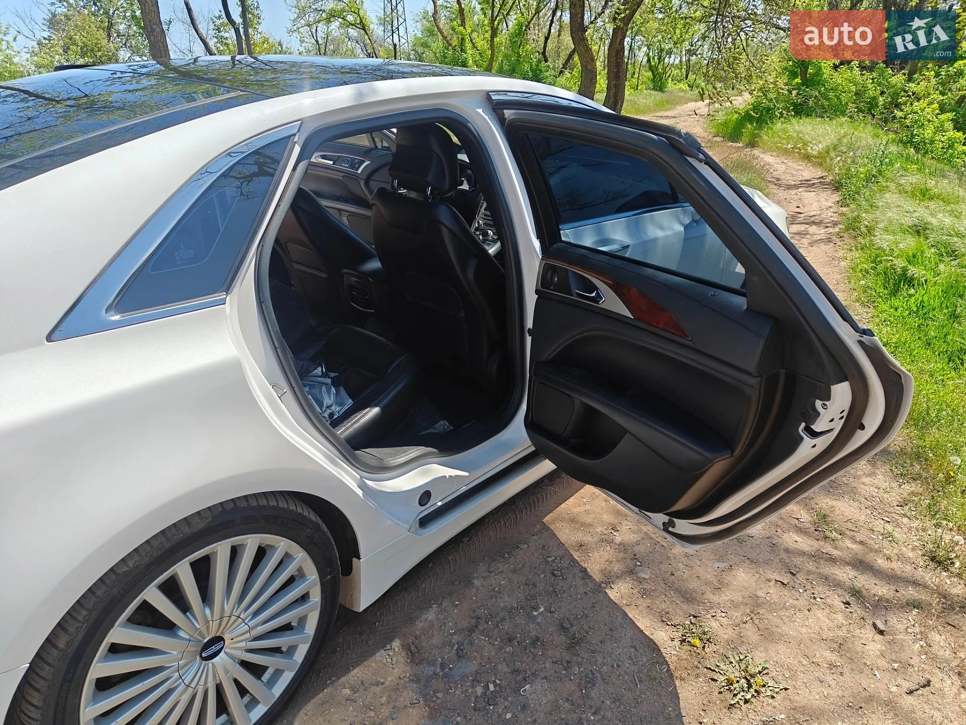 2016 Lincoln MKZ - мініатюра 11