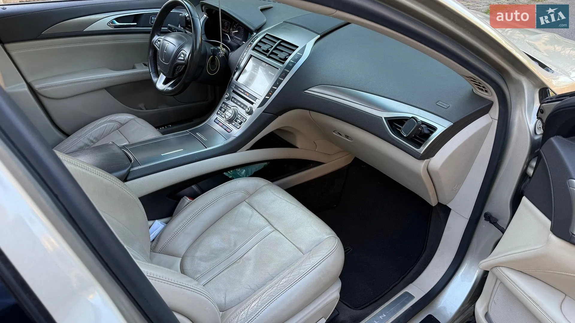 2017 Lincoln MKZ - мініатюра 29