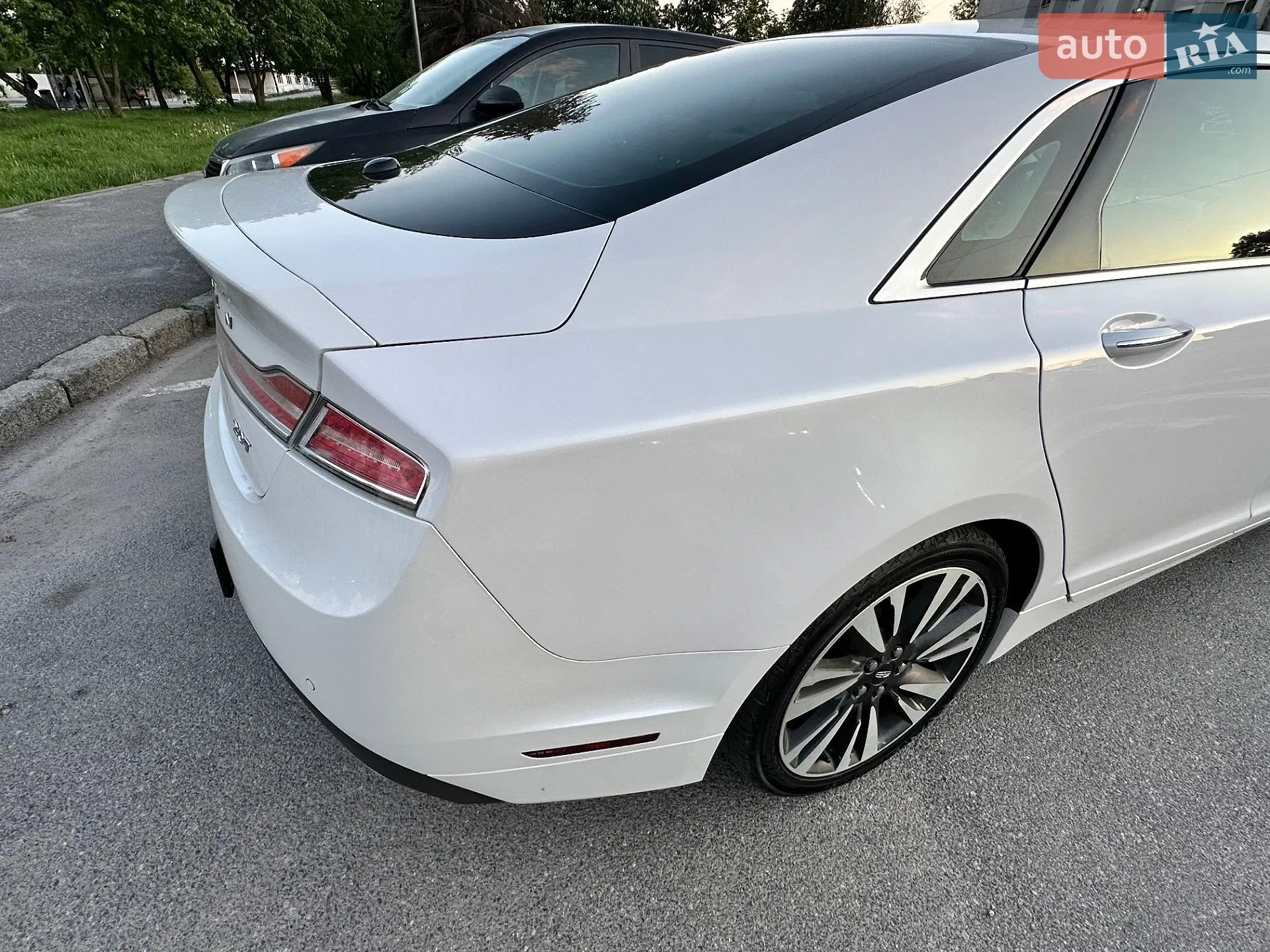 2017 Lincoln MKZ - мініатюра 11