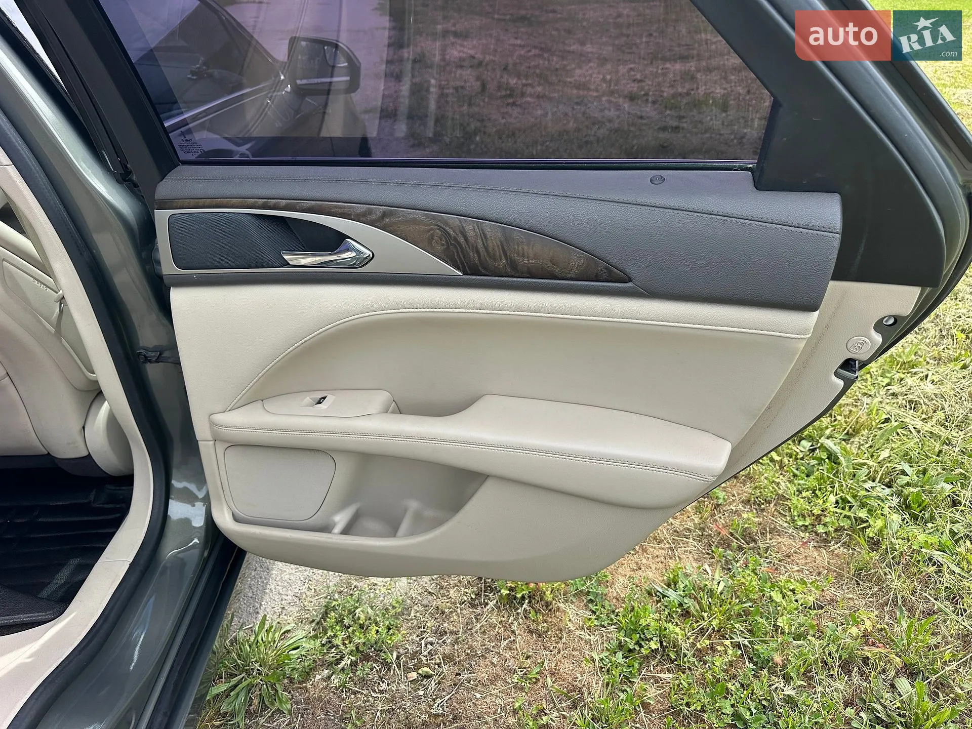 2016 Lincoln MKZ - мініатюра 27