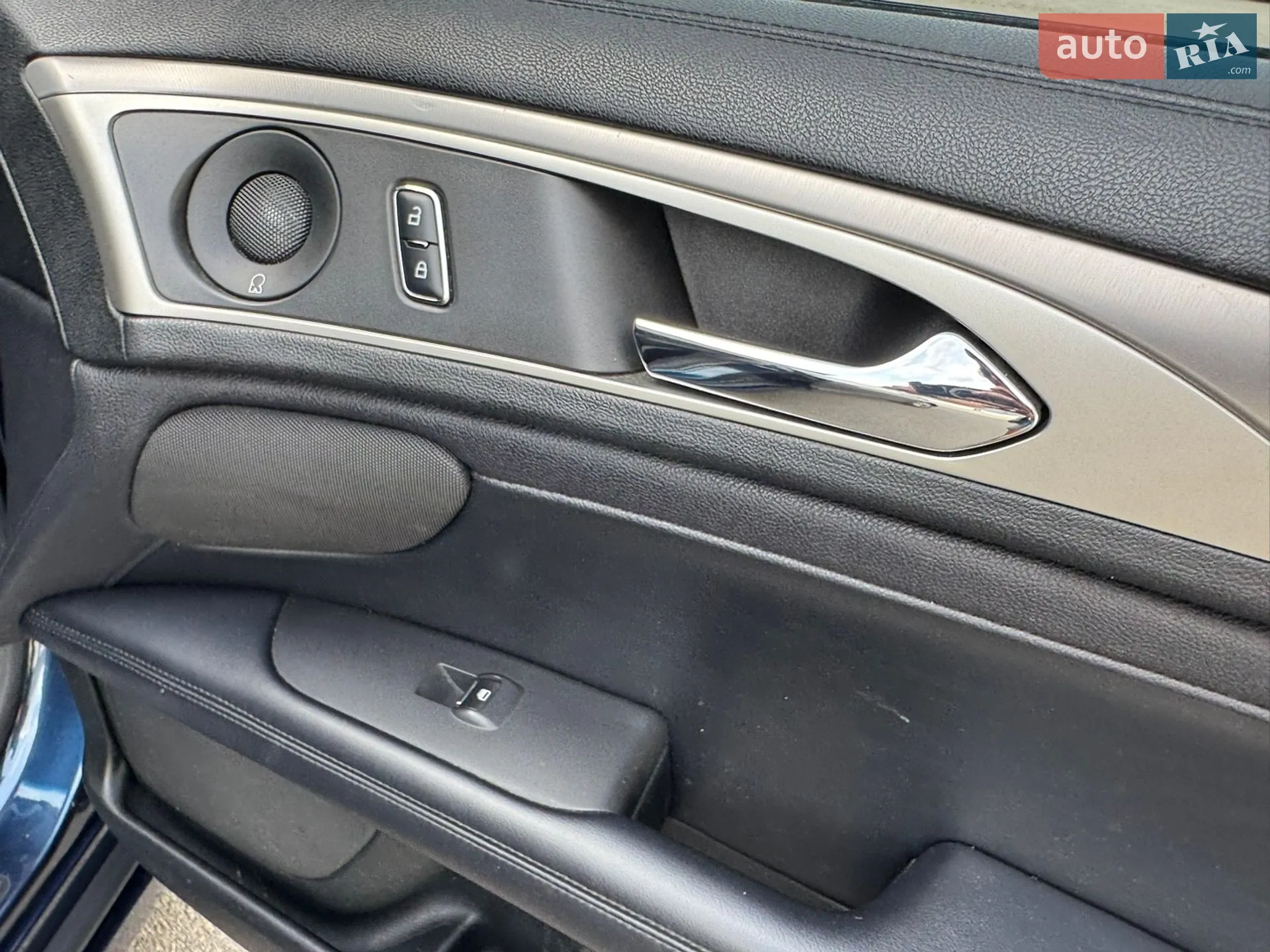 2016 Lincoln MKZ - мініатюра 38