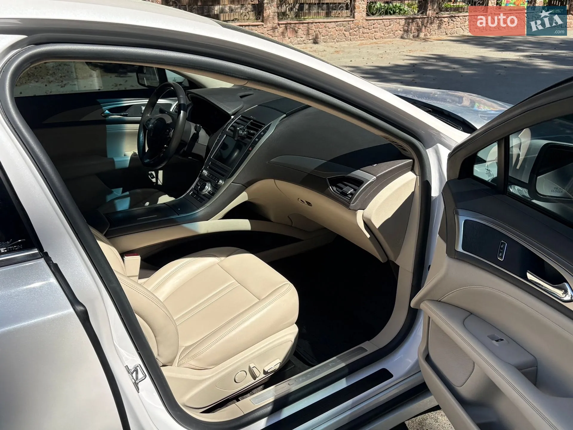 2017 Lincoln MKZ - мініатюра 13