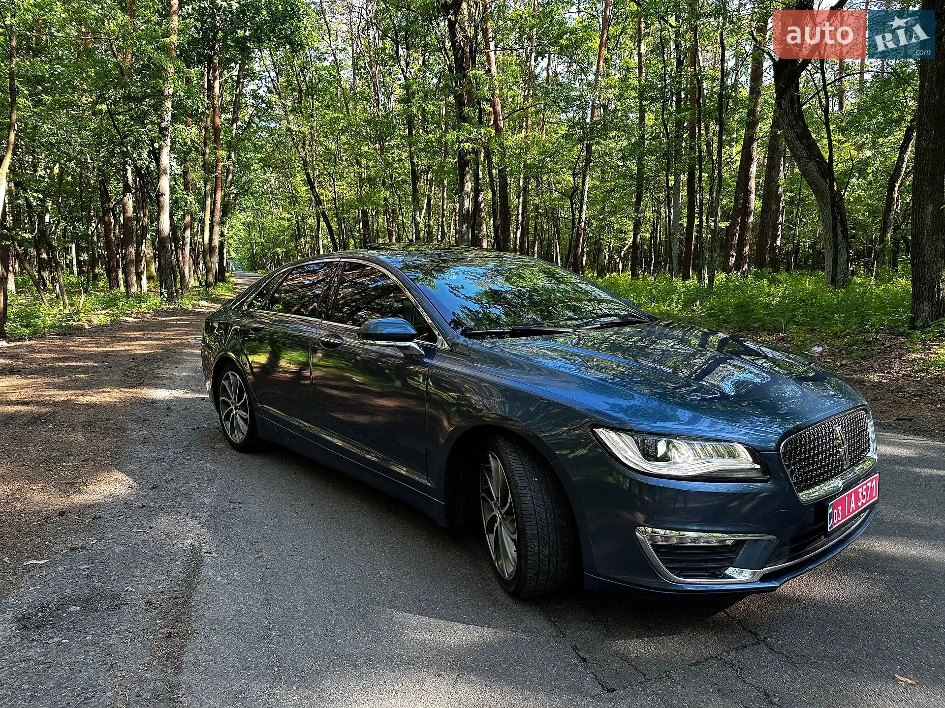 2019 Lincoln MKZ - мініатюра 8