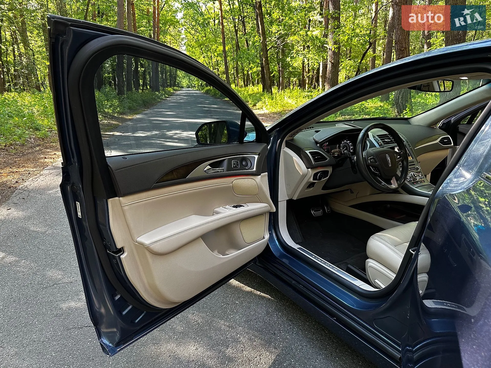 2019 Lincoln MKZ - мініатюра 9