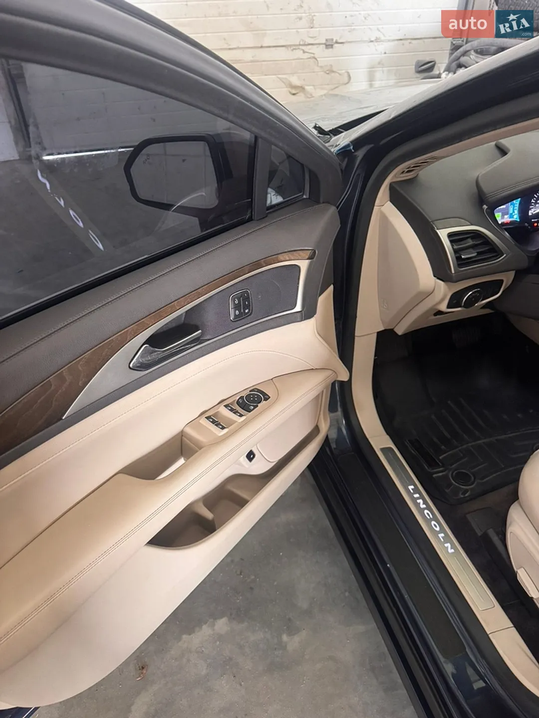 2017 Lincoln MKZ - мініатюра 16