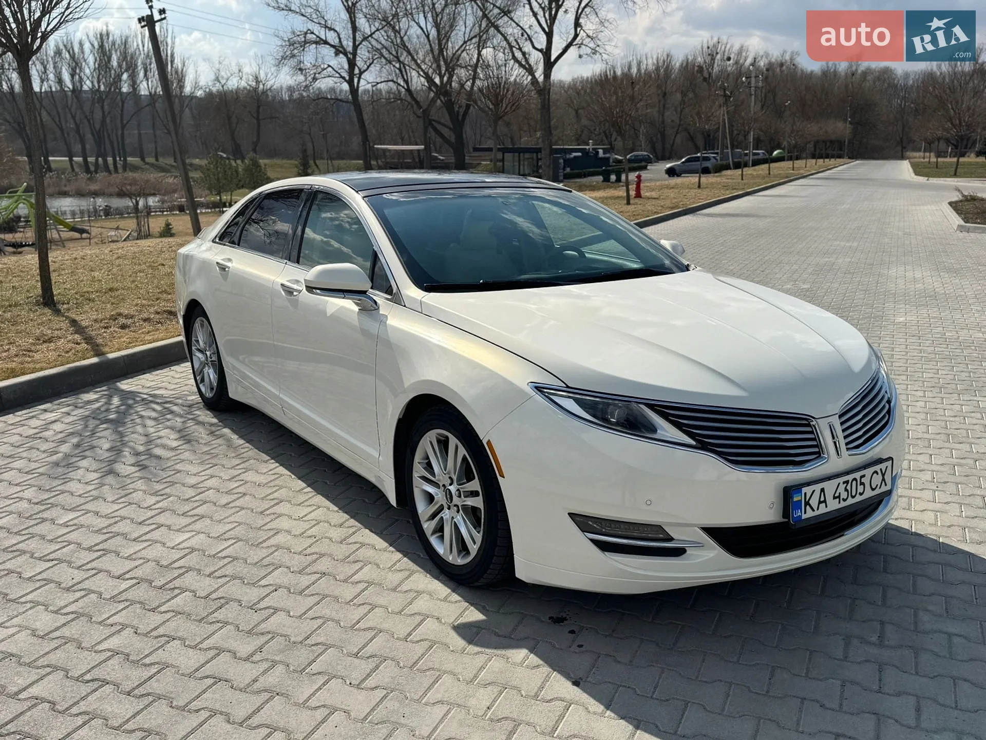 2013 Lincoln MKZ - мініатюра 2
