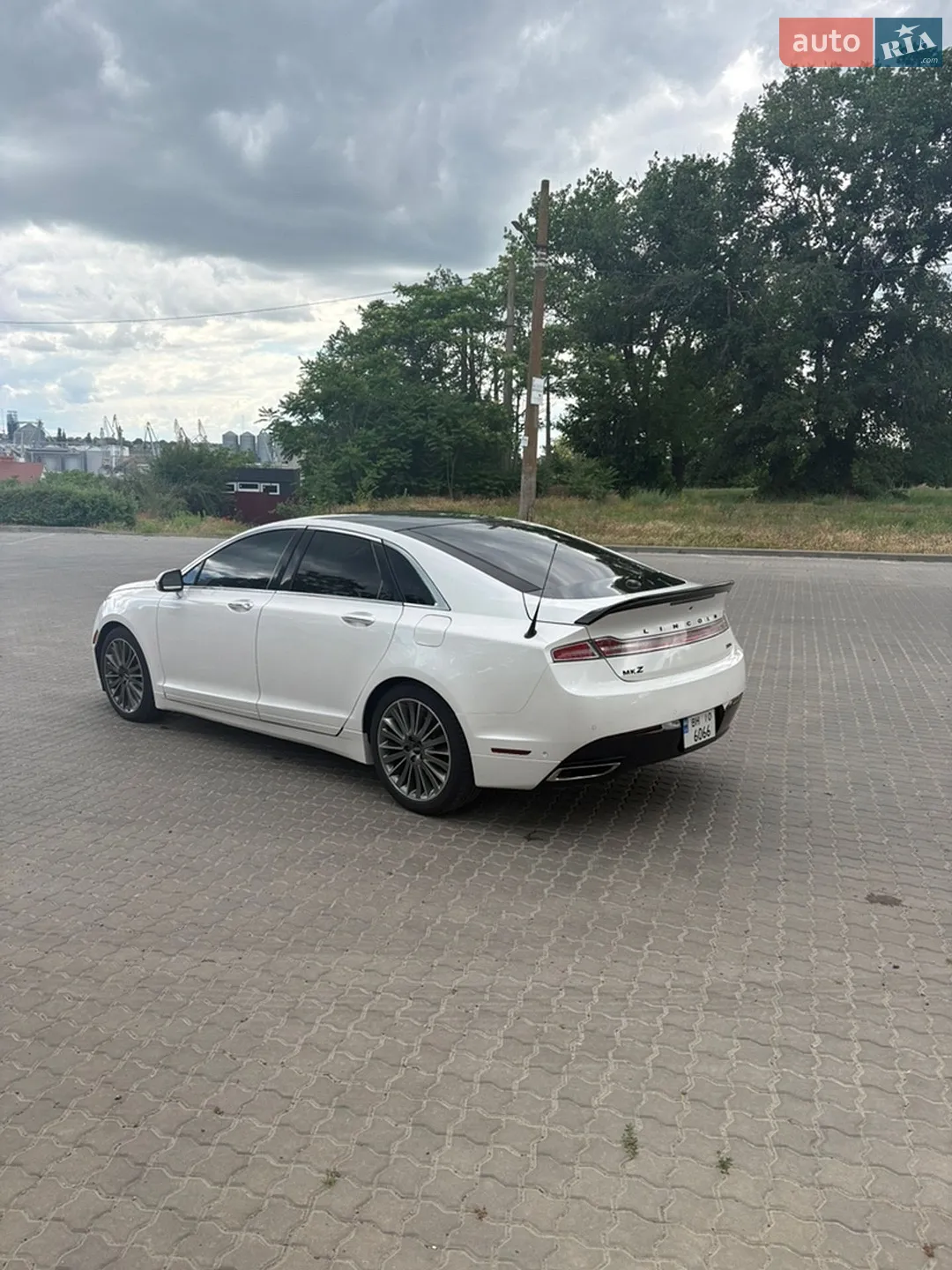 2013 Lincoln MKZ - мініатюра 4