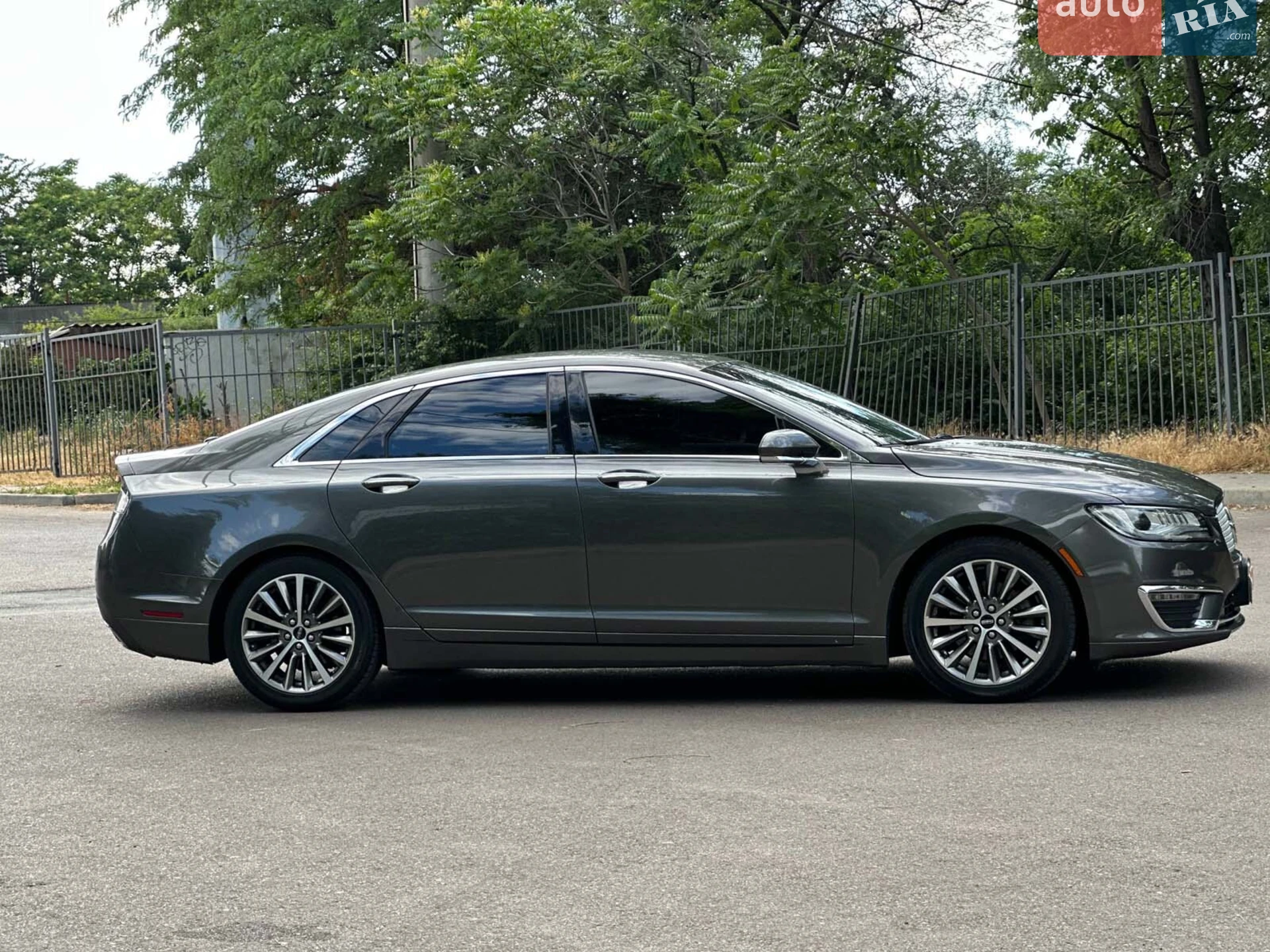 2018 Lincoln MKZ - мініатюра 8