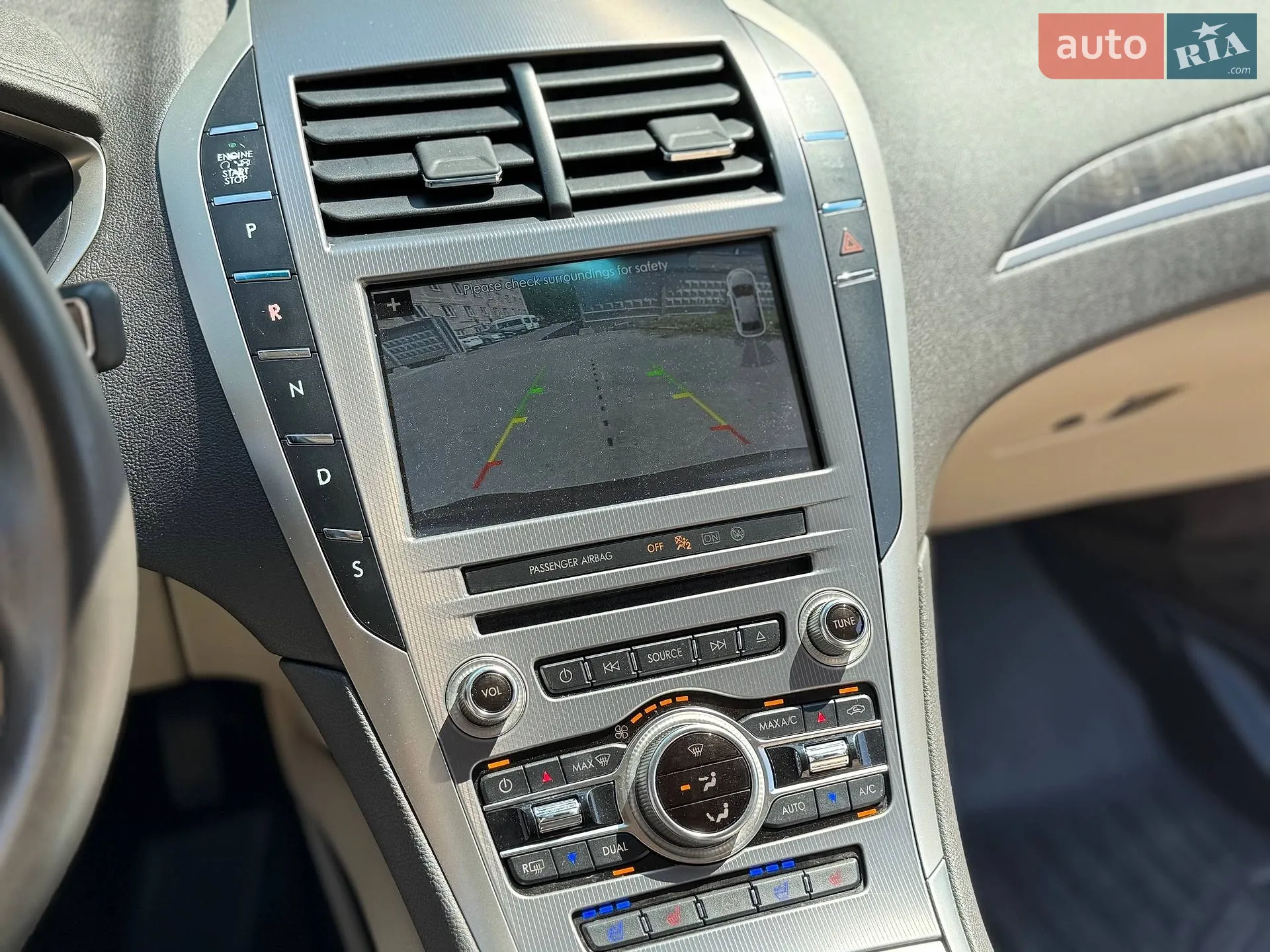 2016 Lincoln MKZ - мініатюра 23