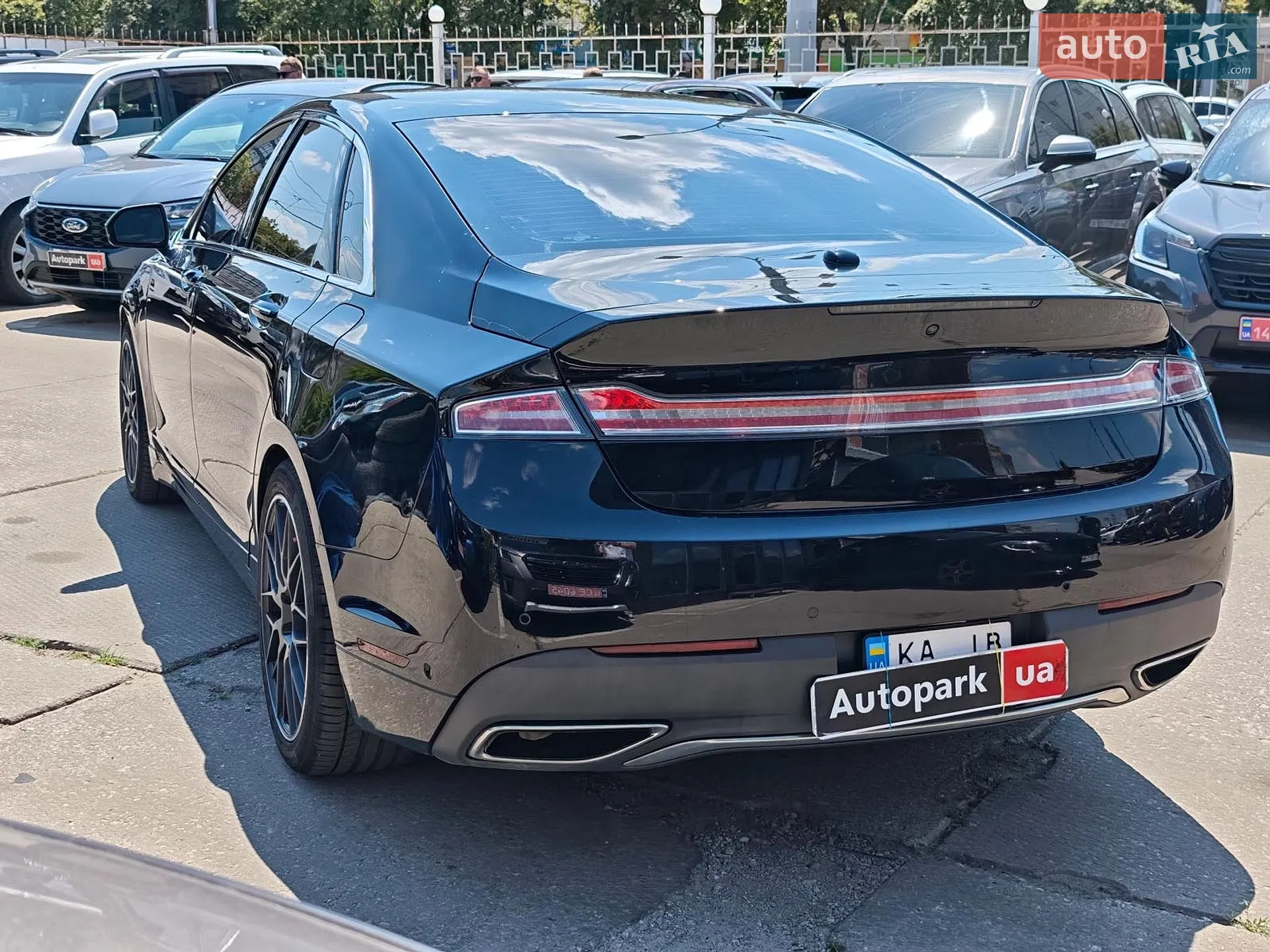 2016 Lincoln MKZ - мініатюра 11