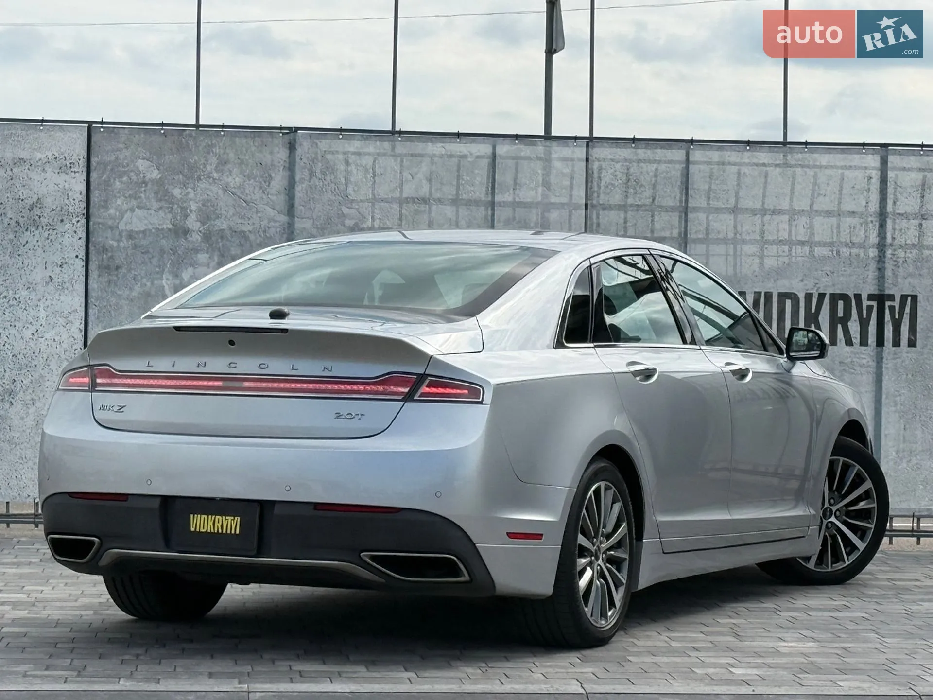 2016 Lincoln MKZ - мініатюра 18