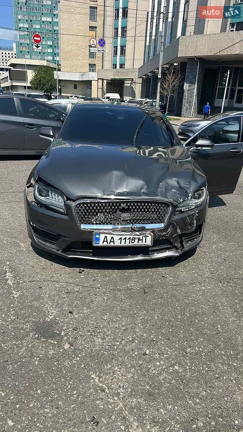 2019 Lincoln MKZ - мініатюра 3
