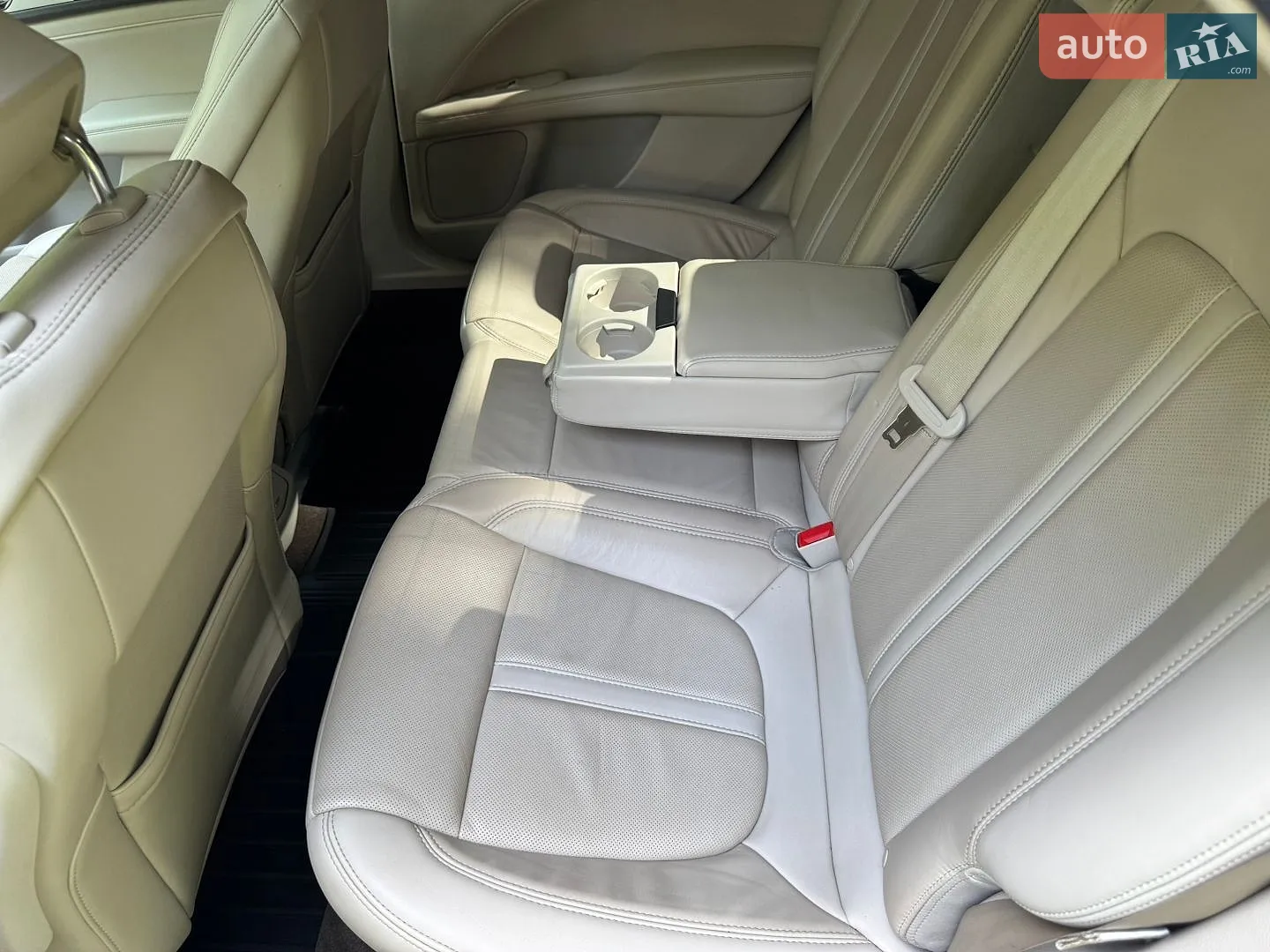 2019 Lincoln MKZ - мініатюра 17