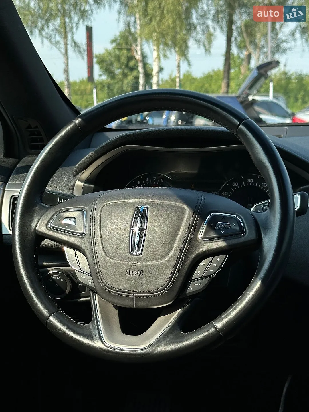 2020 Lincoln MKZ - мініатюра 28