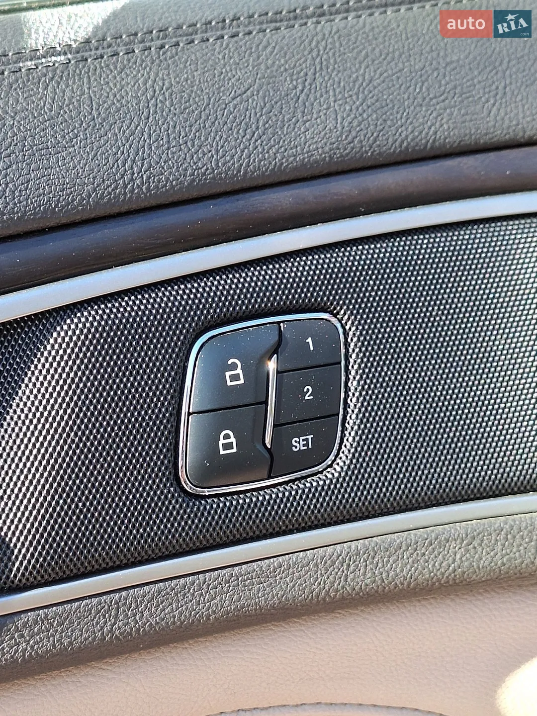 2016 Lincoln MKZ - мініатюра 23