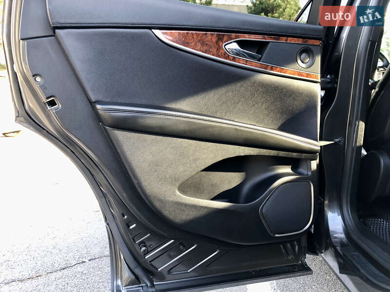 Внедорожник / Кроссовер Lincoln Nautilus 2019 в Одессе