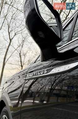 Внедорожник / Кроссовер Lincoln Nautilus 2021 в 