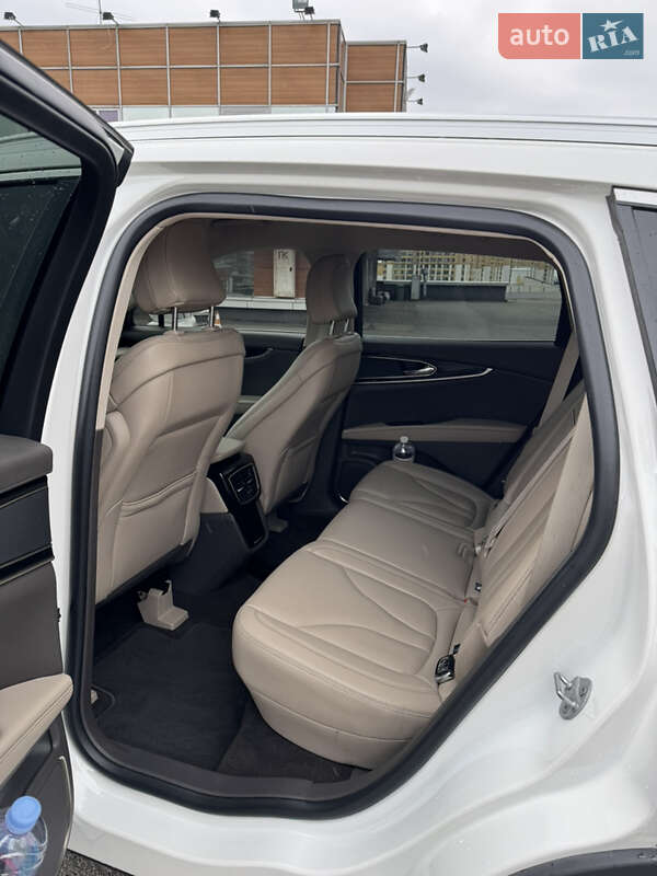 Позашляховик / Кросовер Lincoln Nautilus 2021 в Києві