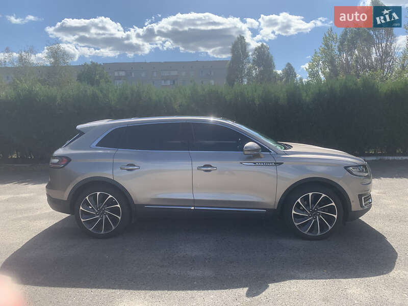 Позашляховик / Кросовер Lincoln Nautilus 2020 в Зміїві