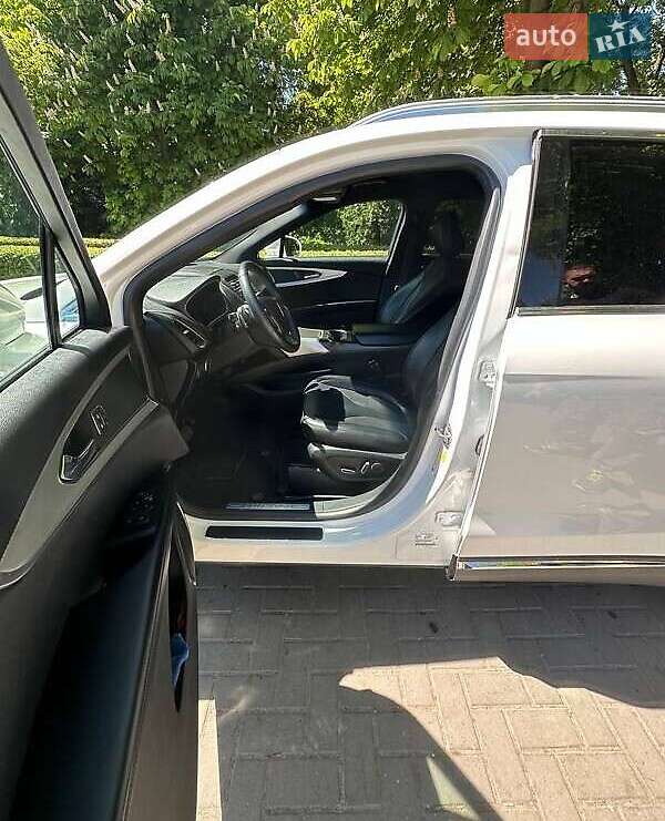Позашляховик / Кросовер Lincoln Nautilus 2020 в Києві фото 7 Позашляховик / Кросовер Lincoln Nautilus 2020 в Києві