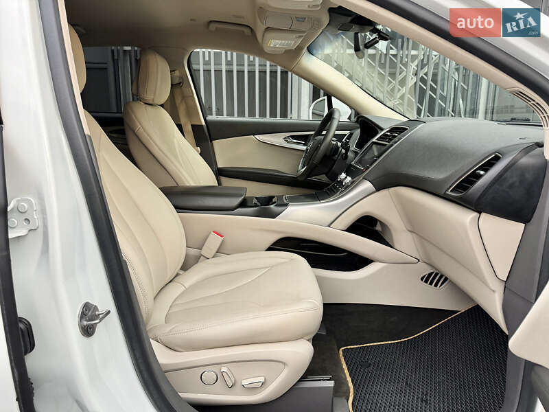 Внедорожник / Кроссовер Lincoln Nautilus 2020 в Киеве фото 24 Внедорожник / Кроссовер Lincoln Nautilus 2020 в Киеве