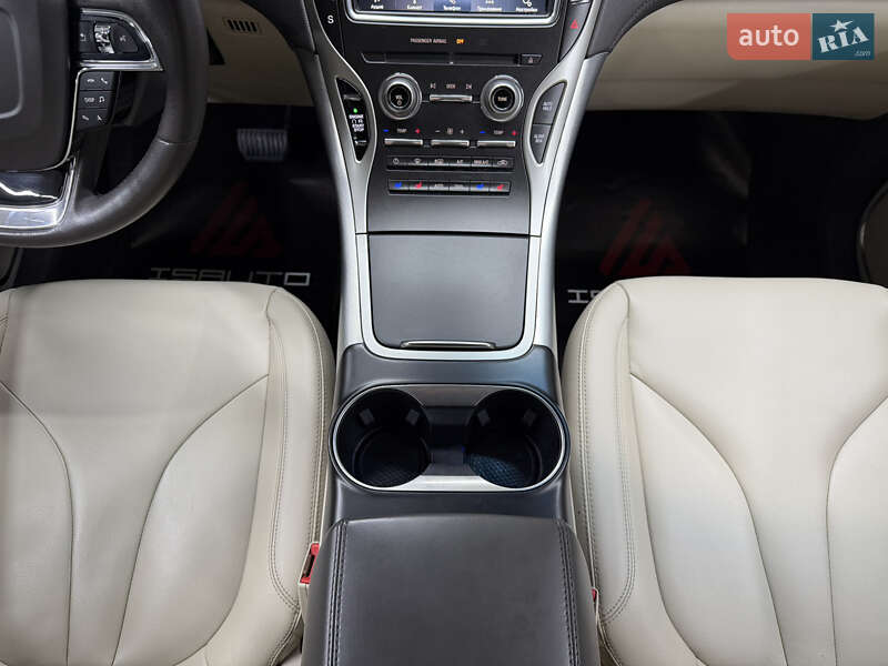 Внедорожник / Кроссовер Lincoln Nautilus 2019 в Одессе фото 28 Внедорожник / Кроссовер Lincoln Nautilus 2019 в Одессе