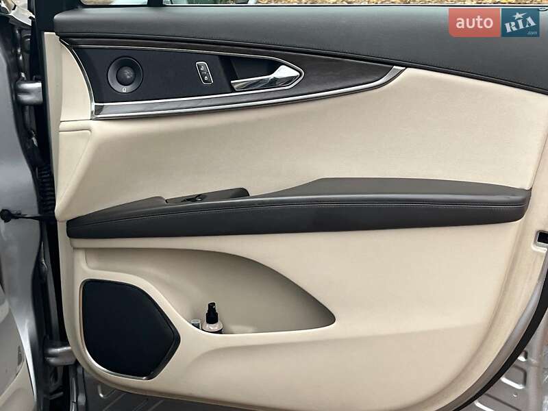 Внедорожник / Кроссовер Lincoln Nautilus 2020 в Киеве фото 15 Внедорожник / Кроссовер Lincoln Nautilus 2020 в Киеве