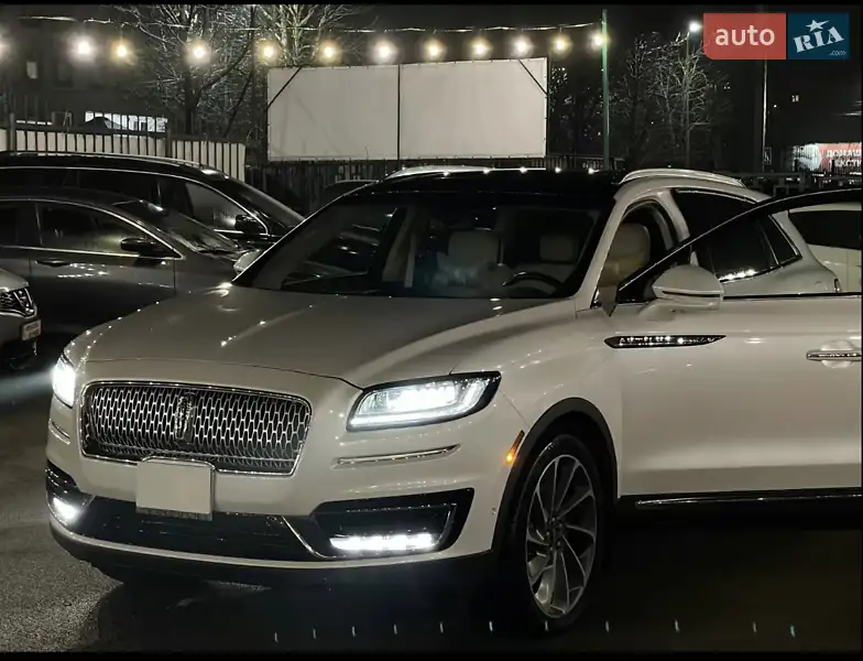Lincoln Nautilus 2020