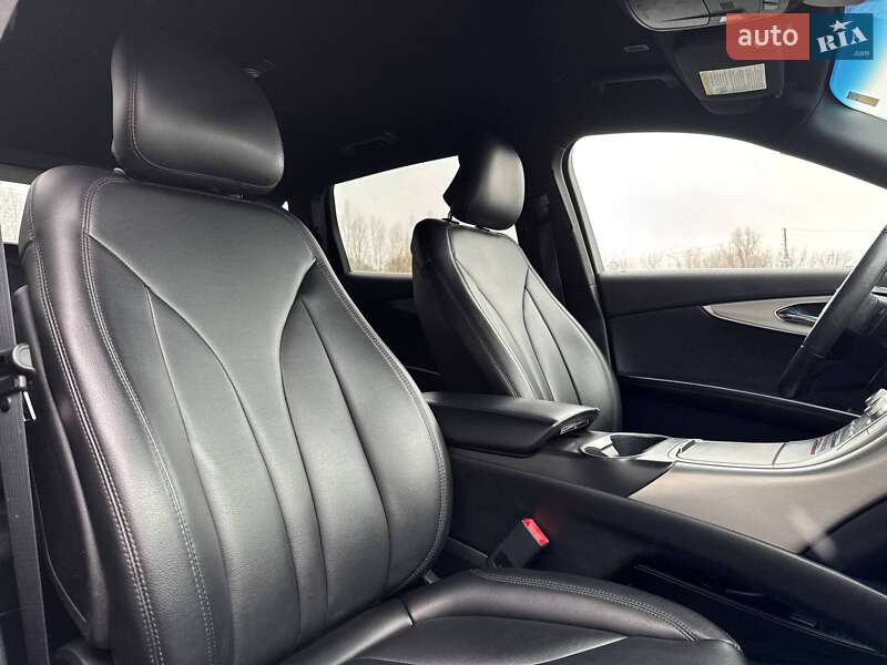 Внедорожник / Кроссовер Lincoln Nautilus 2019 в Ровно