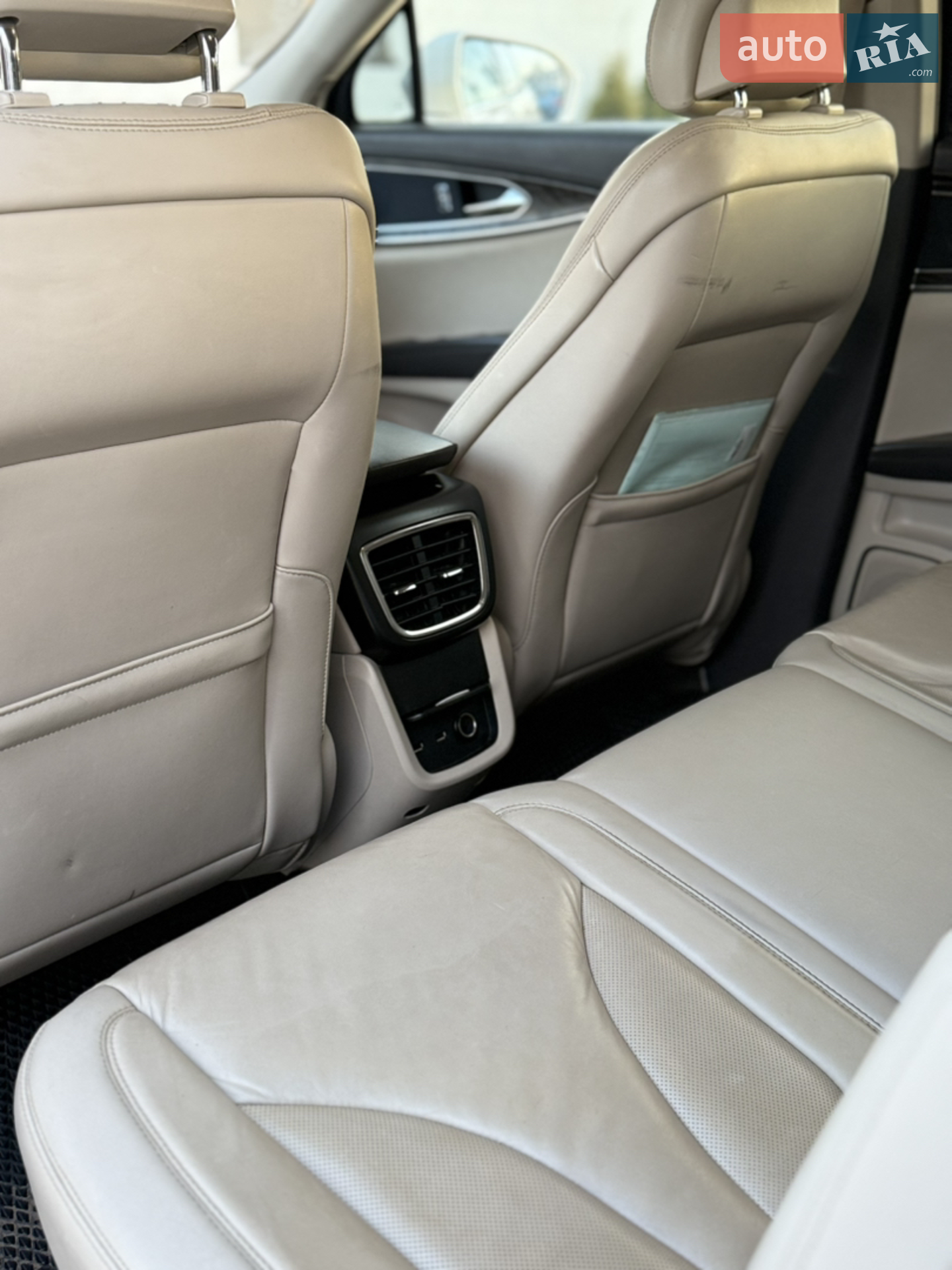 2019 Lincoln Nautilus - мініатюра 13