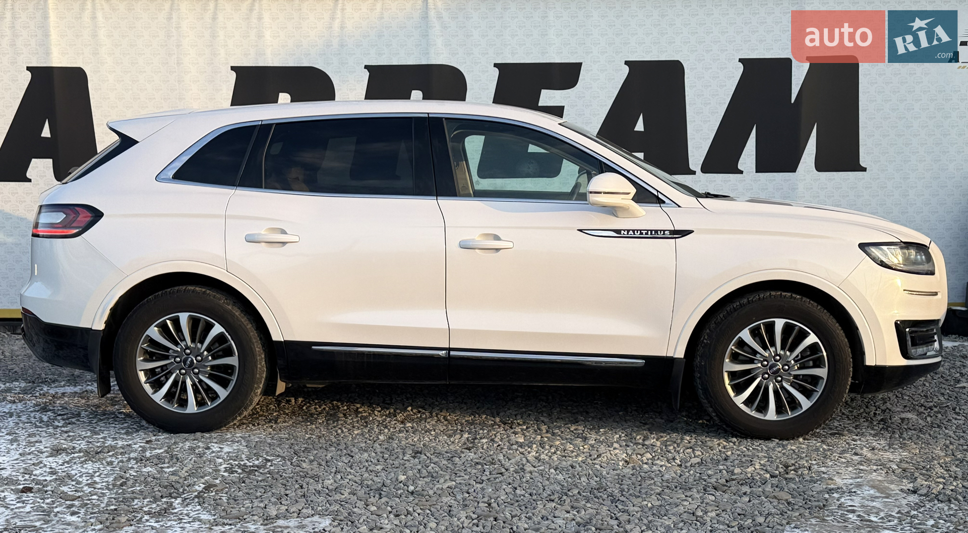 2019 Lincoln Nautilus - мініатюра 12