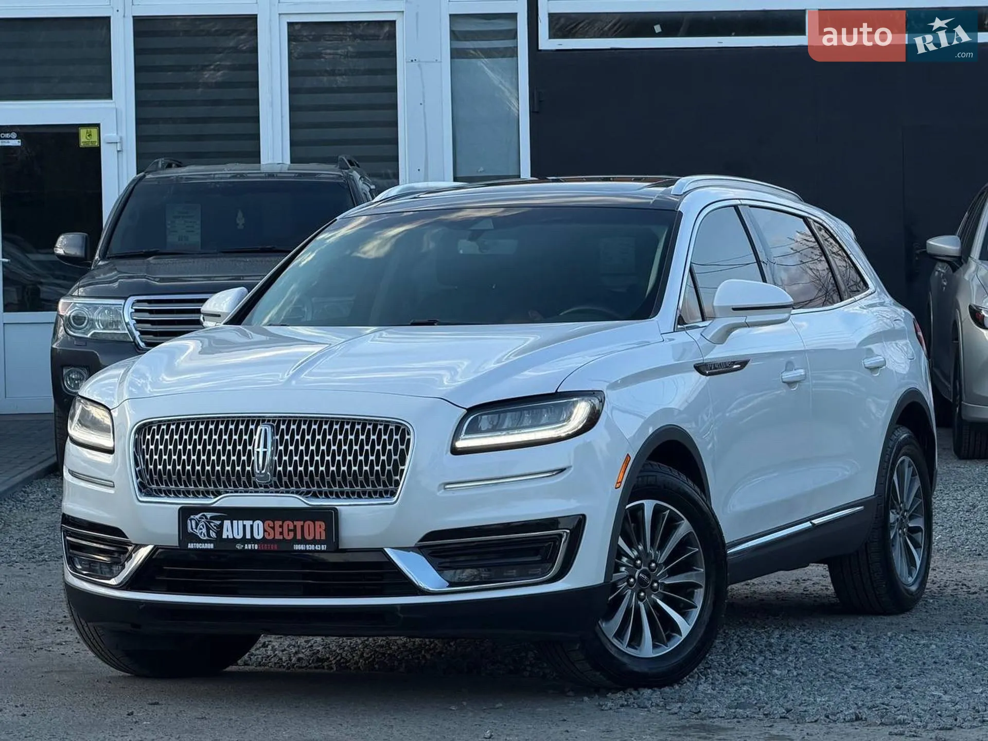 2019 Lincoln Nautilus - мініатюра 2