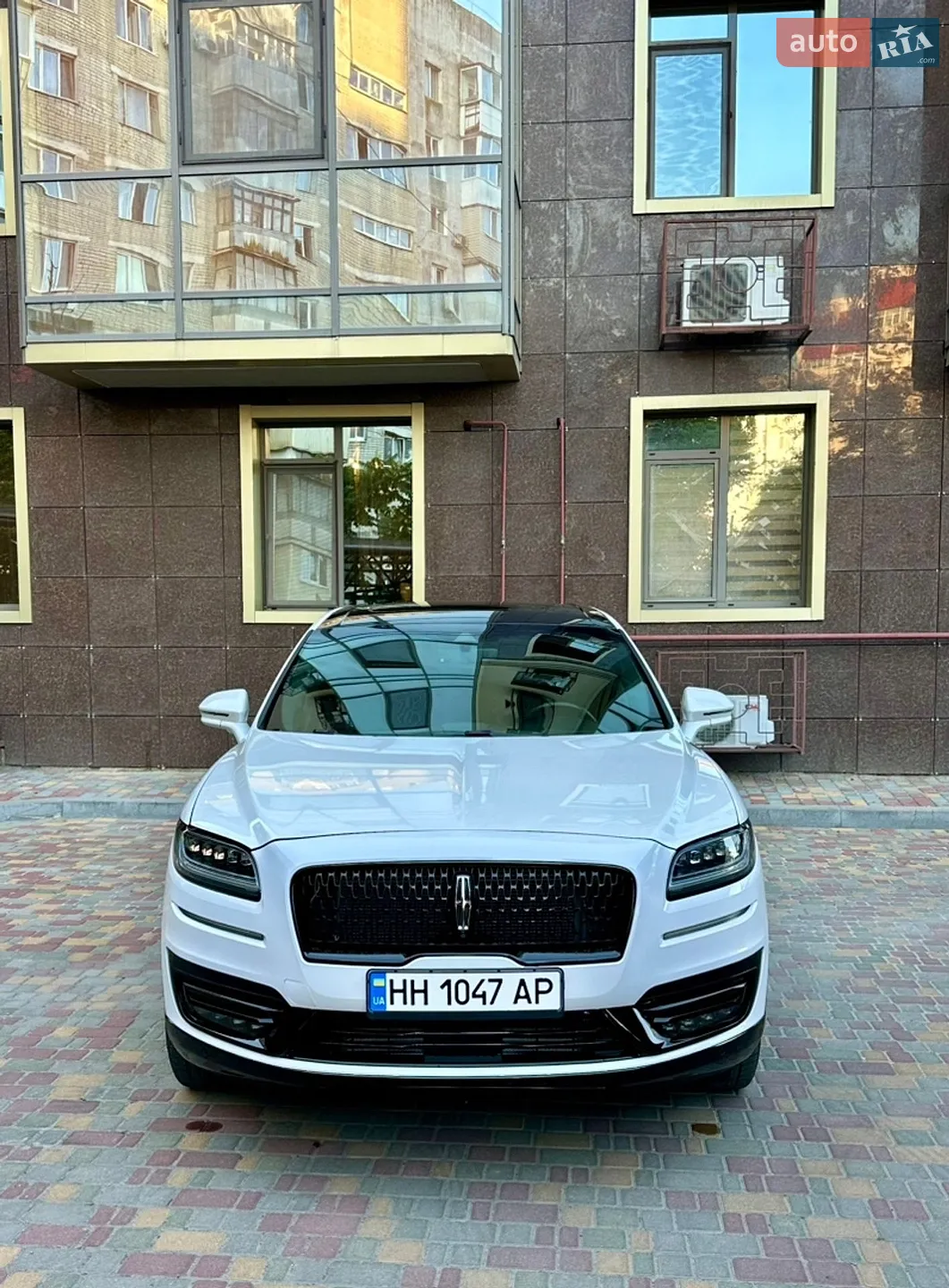 2019 Lincoln Nautilus - мініатюра 2