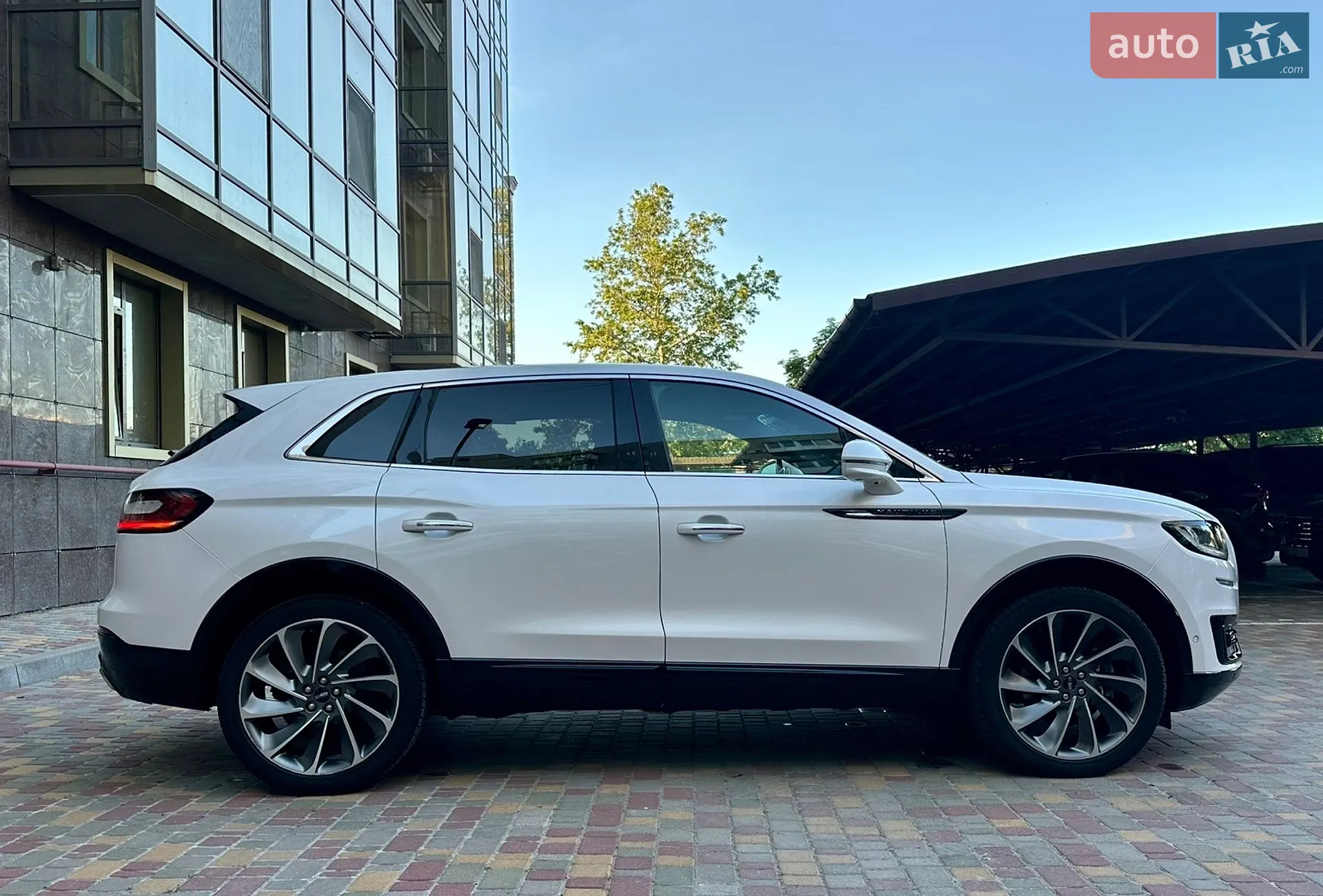 2019 Lincoln Nautilus - мініатюра 12