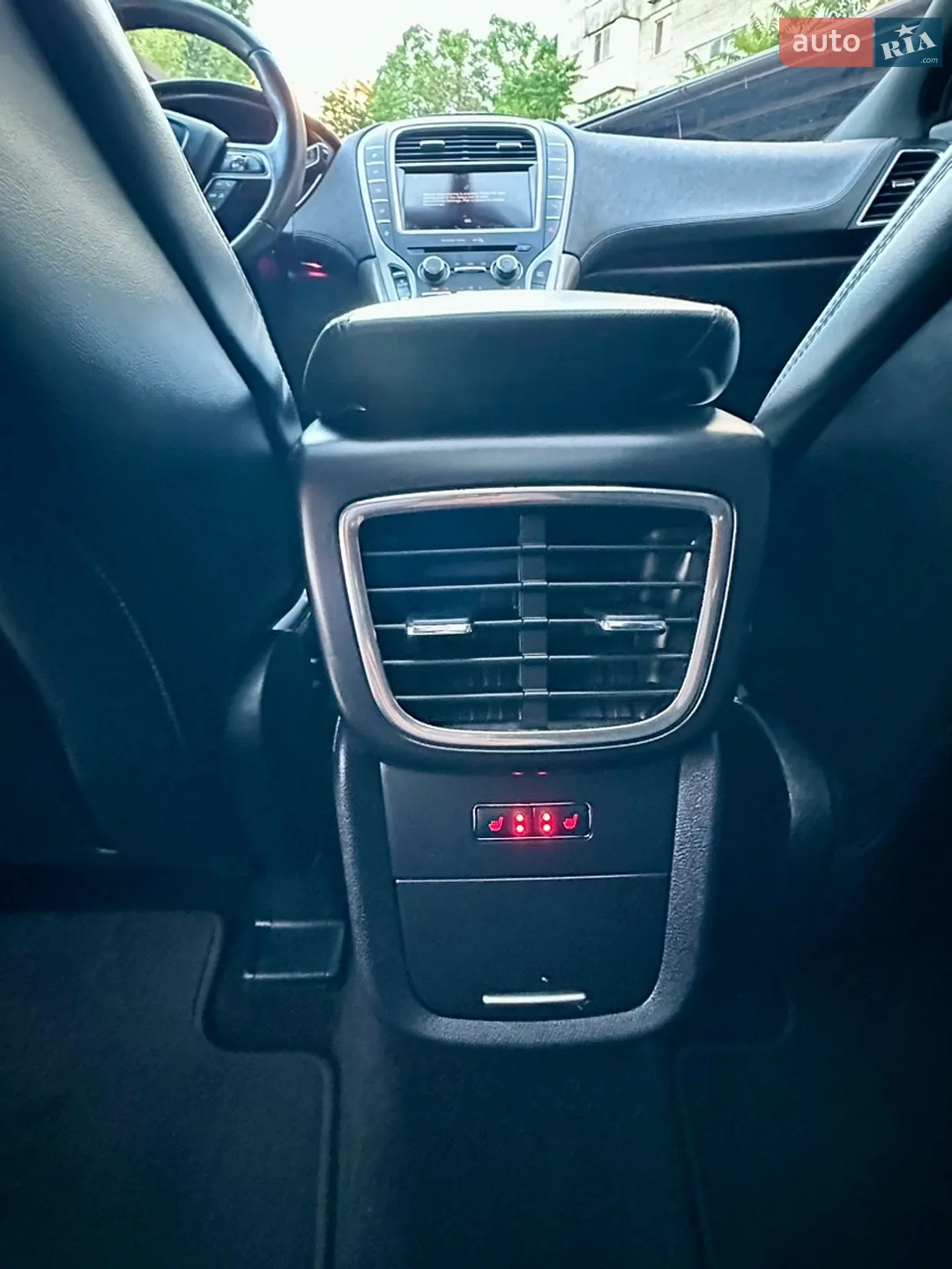 2019 Lincoln Nautilus - мініатюра 20