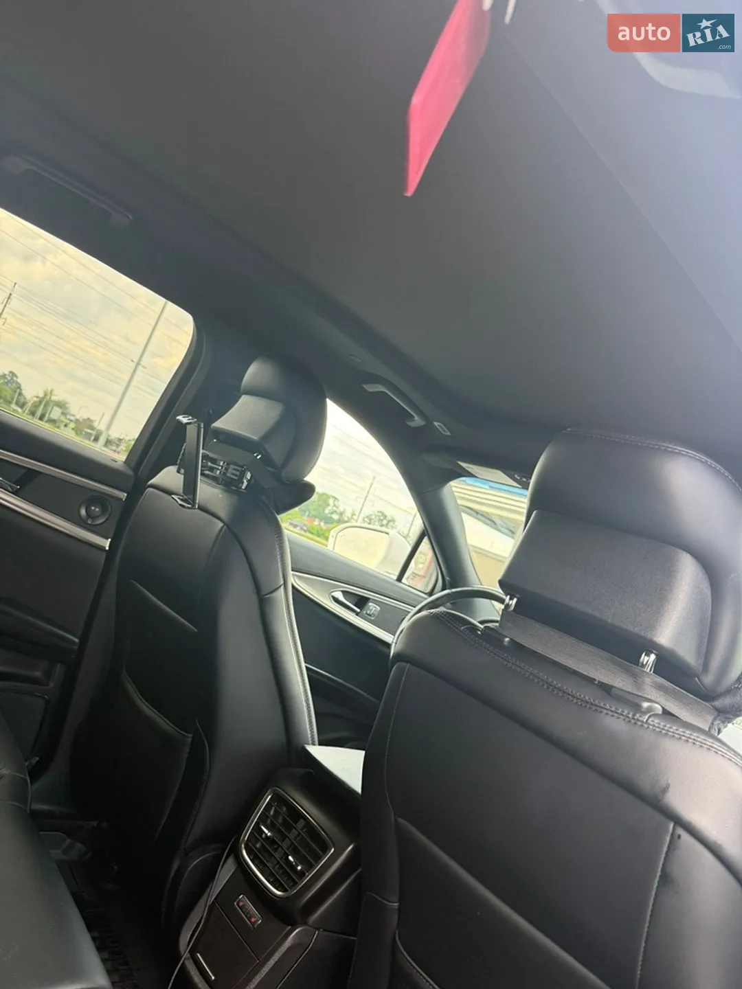 2019 Lincoln Nautilus - мініатюра 7