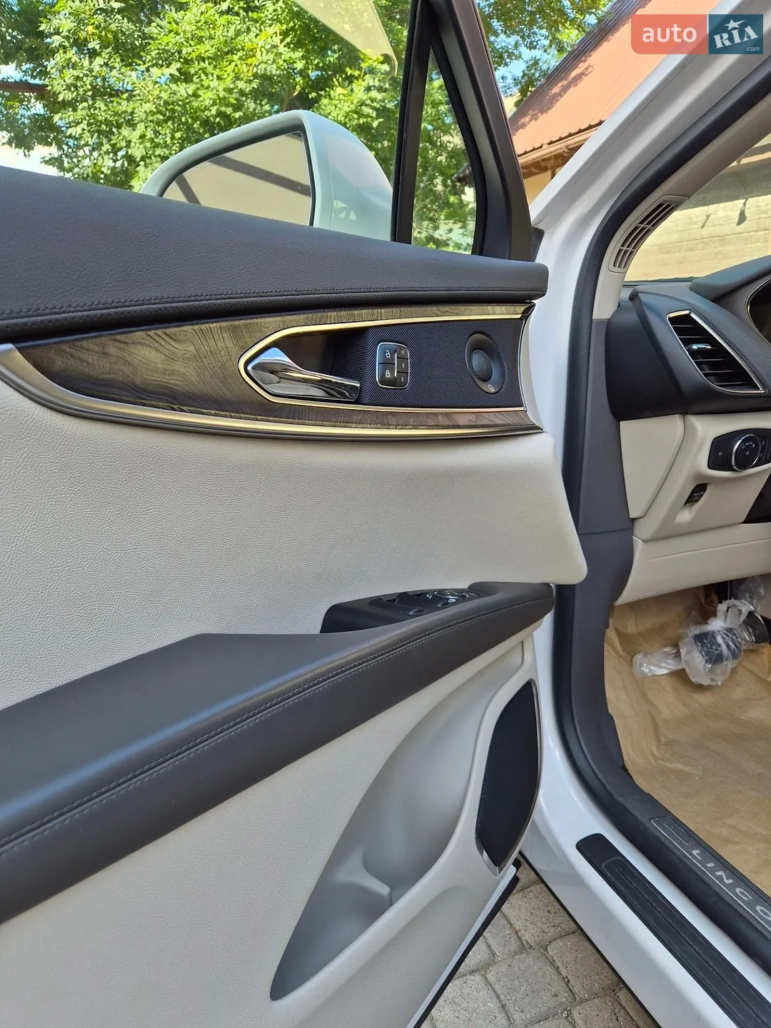 2019 Lincoln Nautilus - мініатюра 12