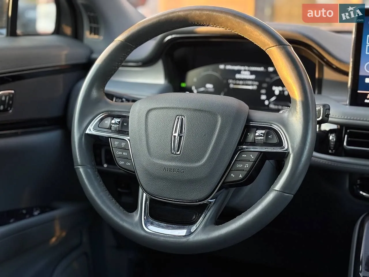 2023 Lincoln Nautilus - мініатюра 11