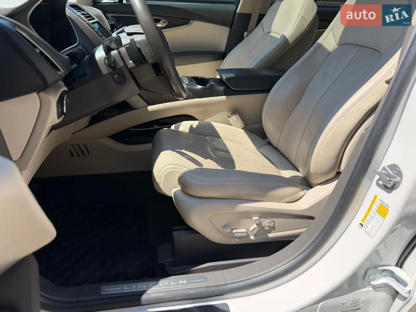 2018 Lincoln Nautilus - мініатюра 29