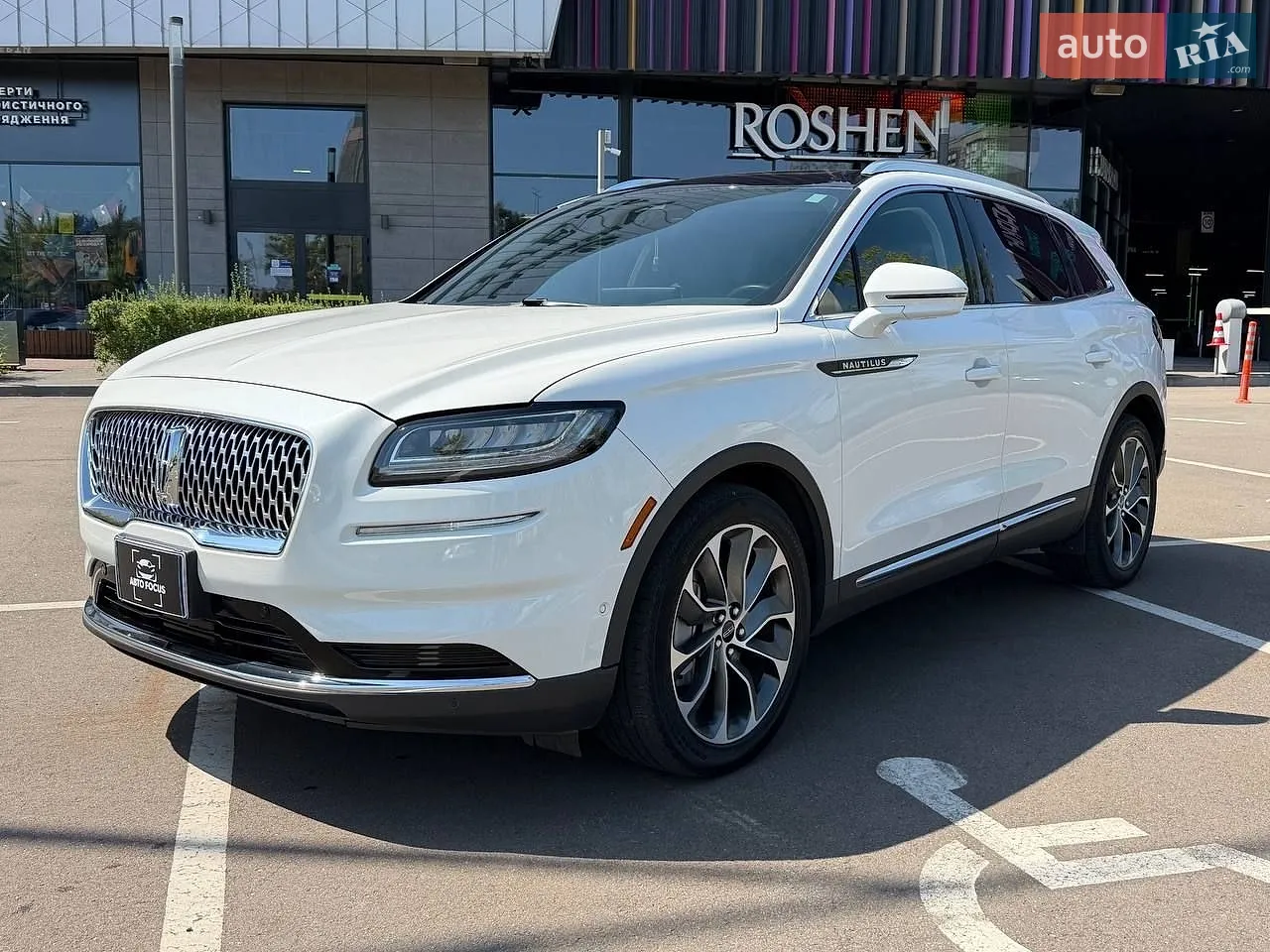 2021 Lincoln Nautilus - мініатюра 4