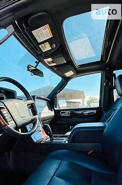Внедорожник / Кроссовер Lincoln Navigator 2011 в 