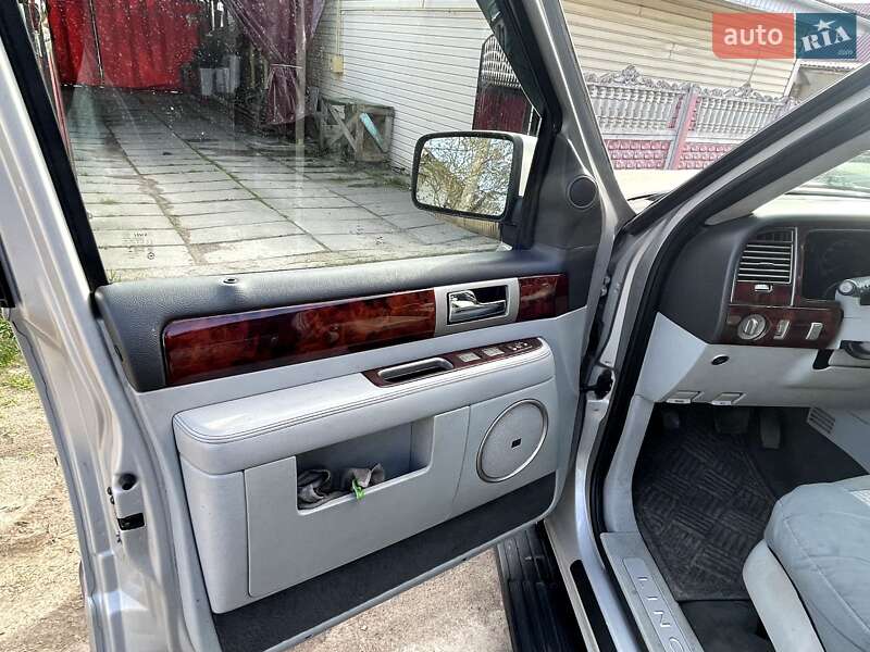 Внедорожник / Кроссовер Lincoln Navigator 2005 в Киеве