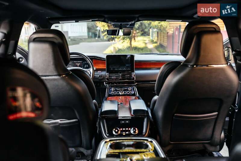 Внедорожник / Кроссовер Lincoln Navigator 2018 в Киеве фото 18 Внедорожник / Кроссовер Lincoln Navigator 2018 в Киеве