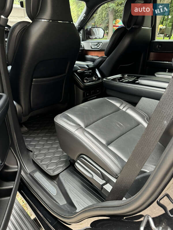 Внедорожник / Кроссовер Lincoln Navigator 2018 в Киеве фото 45 Внедорожник / Кроссовер Lincoln Navigator 2018 в Киеве