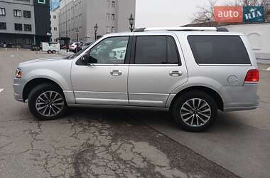 Внедорожник / Кроссовер Lincoln Navigator 2015 в 