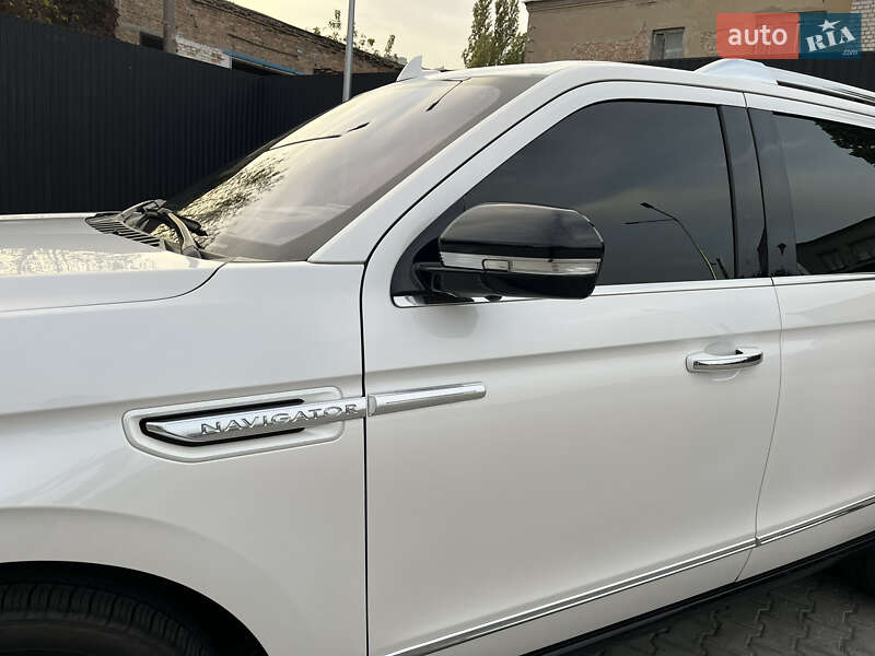 Внедорожник / Кроссовер Lincoln Navigator 2018 в Киеве